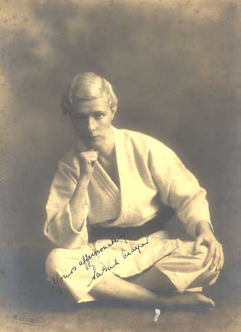 mayer4 Sarah Mayer: The First Non-Japanese Woman Awarded Black Belt Rank in Judo 